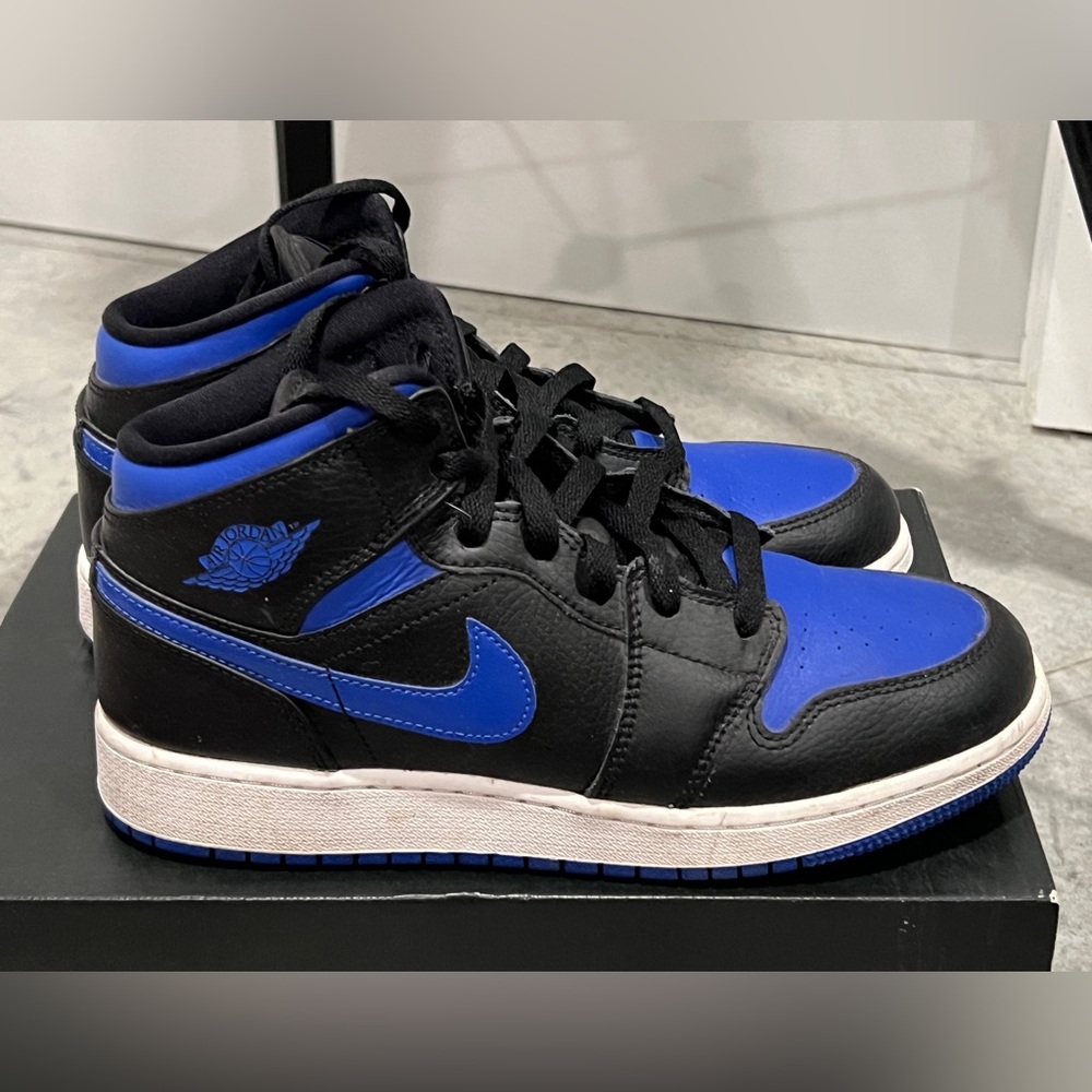 Jordan 1 Mid - Black / Hyper Royal